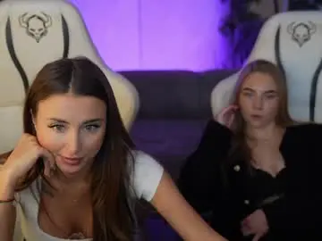 Chaturbate Live Sex Cam of kira0541