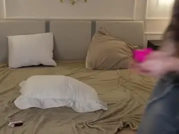 Chaturbate Nude Webcam of kira0541