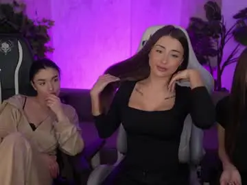 Chaturbate Live Sex Cam of kira0541