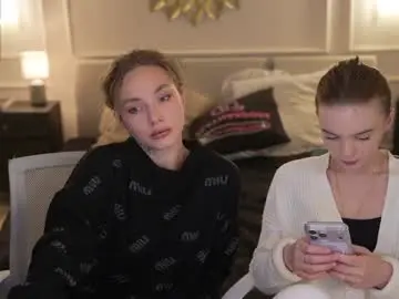 Chaturbate Live Sex Cam of kira0541