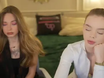 Chaturbate Live Sex Cam of kira0541