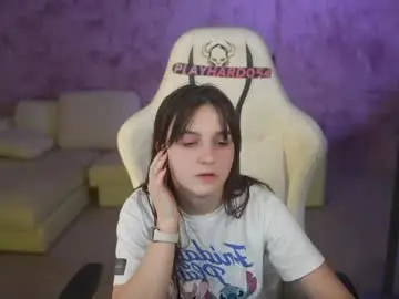 Chaturbate Live Sex Cam of kira0541