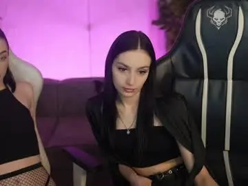 Chaturbate Live Sex Cam of kira0541