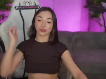 Chaturbate Nude Webcam of kira0541