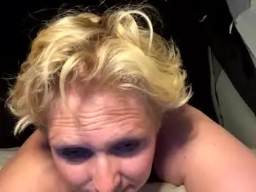 Chaturbate Free Porn Cam of queenbeeangel