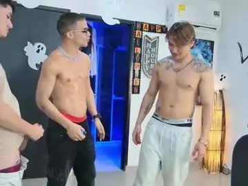 Chaturbate Live Sex Cam of boysgang_sex