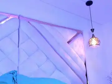 Chaturbate Watch Live Sex Cams of sweet_santii