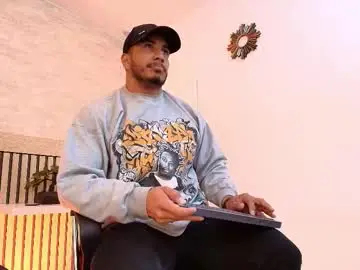 Chaturbate Live Sex Cam of zanemaverick