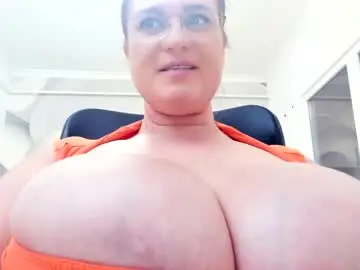 Chaturbate Adult Video Chat of claraboobies