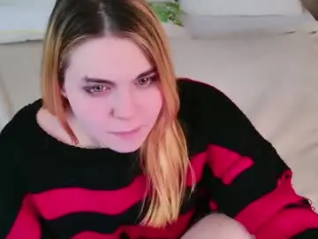 Chaturbate Live Sex Cam of evie_val