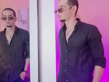 Chaturbate Live Sex Cam of isaacblaze_