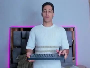 Chaturbate Nude Webcam of orionblaze69_