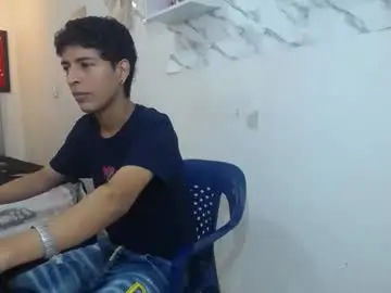 Chaturbate Live Sex of andrescoll25