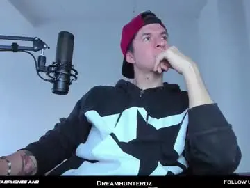 Chaturbate Live Sex Cam of dreamhunterdz