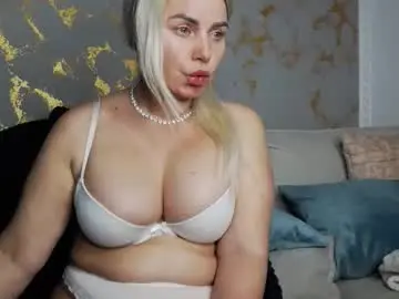 Chaturbate Live Porn of 00yourmilf