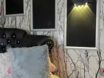 Chaturbate Best live sex cam show of adelinemoretti