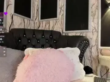 Chaturbate Best live sex cam show of adelinemoretti