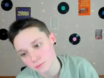 Chaturbate Sex Chat of emi_fade