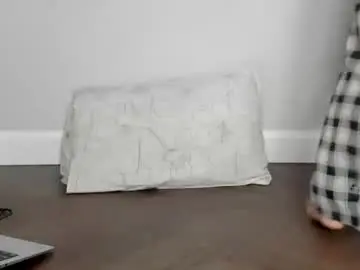 Chaturbate Live Sex Cam of bigtroublelittlechina