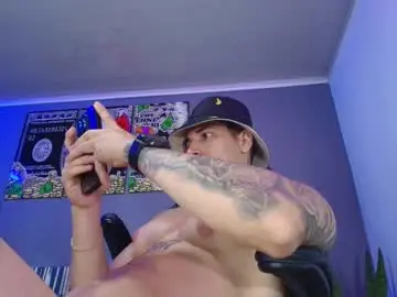 Chaturbate Private Sex Chat of camiloalvarezzz3