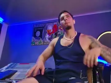 Chaturbate Live Sex Cam of camiloalvarezzz3