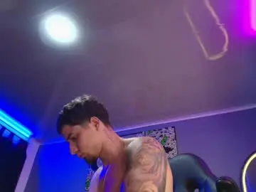 Chaturbate Best live sex cam show of camiloalvarezzz3