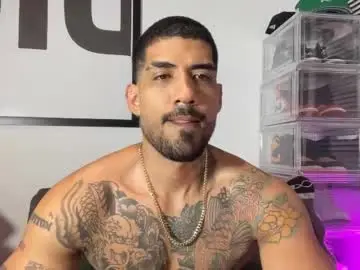 Chaturbate Free Porn Cam of myke_esthetic