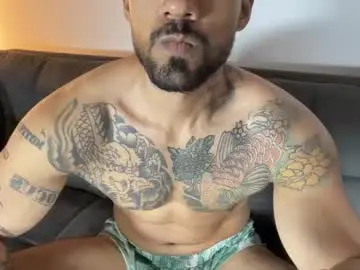 Chaturbate Live Sex Cam of myke_esthetic