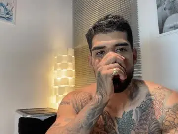 Chaturbate Live Sex Cam of myke_esthetic