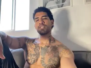 Chaturbate Live Sex Cam of myke_esthetic