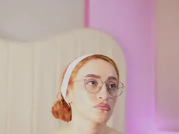 Chaturbate Nude Webcam of caroline_adams_