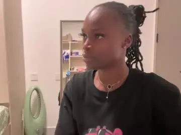 Chaturbate Live Sex Cam of hailey_26