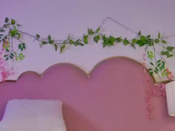 Chaturbate Best live sex cam show of emmacrush