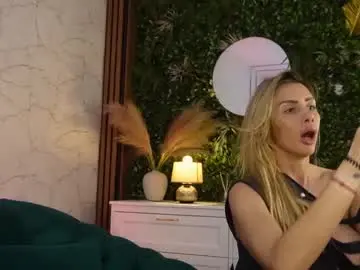 Chaturbate Live Sex of angel_wow_