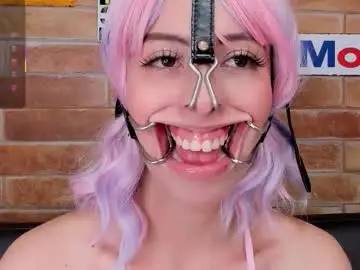 Chaturbate Live Sex Cam of foxy_franshesca