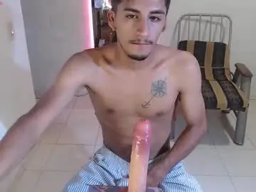 Chaturbate Free Porn Cam of maxi_dick33