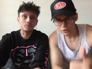 Chaturbate Live Sex Cam of twinksguys360