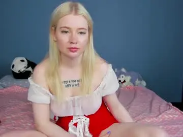 Chaturbate Live Sex Cam of lillie_berry