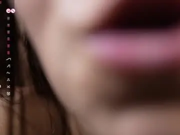 Chaturbate Live Sex Cam of mon1_day