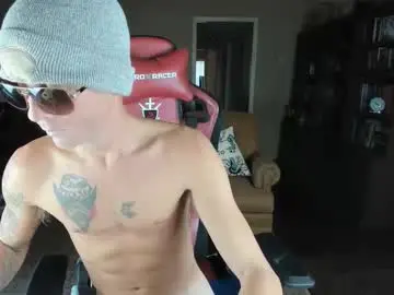 Chaturbate Live Sex Cam of machinecumkelly69