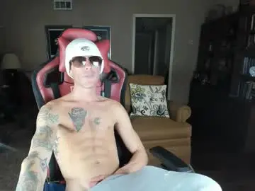 Chaturbate Live Sex Cam of machinecumkelly69