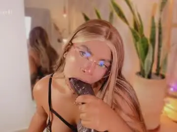 Chaturbate Adult Video Chat of nicolemorelli2