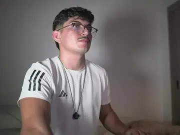 Chaturbate Free Porn Cam of simoon_01