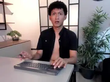 Chaturbate Adult Webcams of adrian_ricci