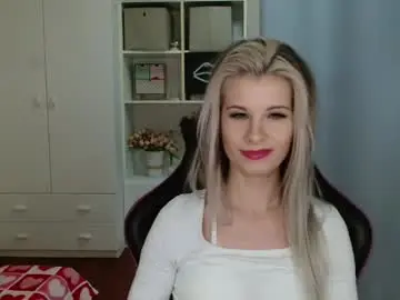 Chaturbate Live Sex Cam of kristineamore