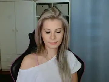 Chaturbate Sex Cam of kristineamore