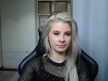 Chaturbate Live Sex Cam of kristineamore