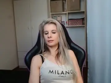 Chaturbate Nude Webcam of kristineamore