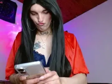 Chaturbate Live Sex Cam of scarlett_crastrawberry
