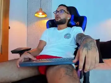 Chaturbate Free Porn Cam of kylejoss30